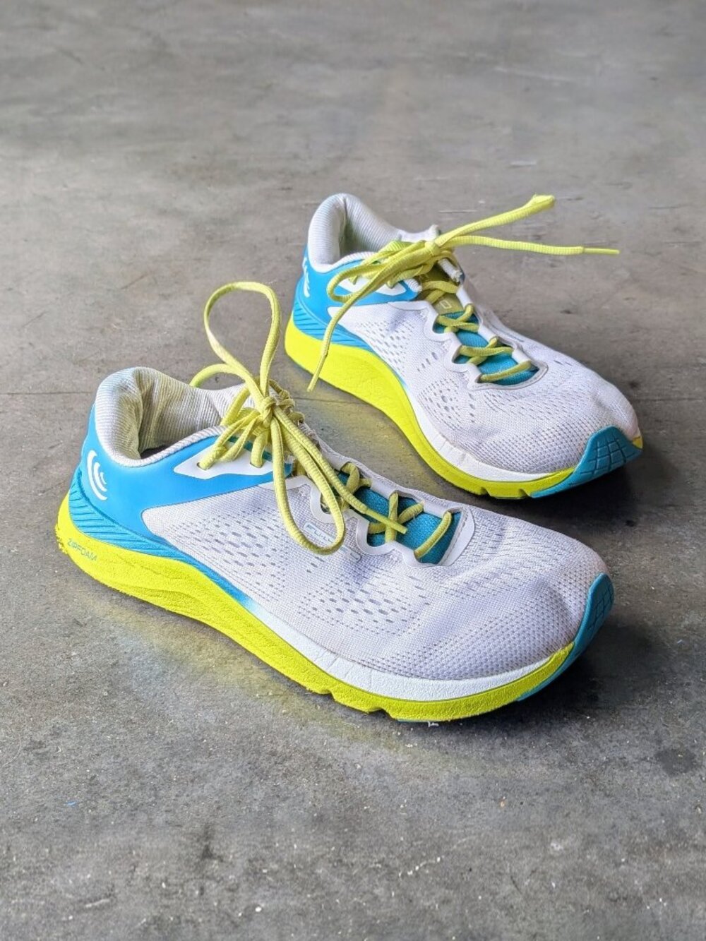Topo Women's Fli-Lyte 4 White Lime 3mm Drop Athletic Running Shoes size 9